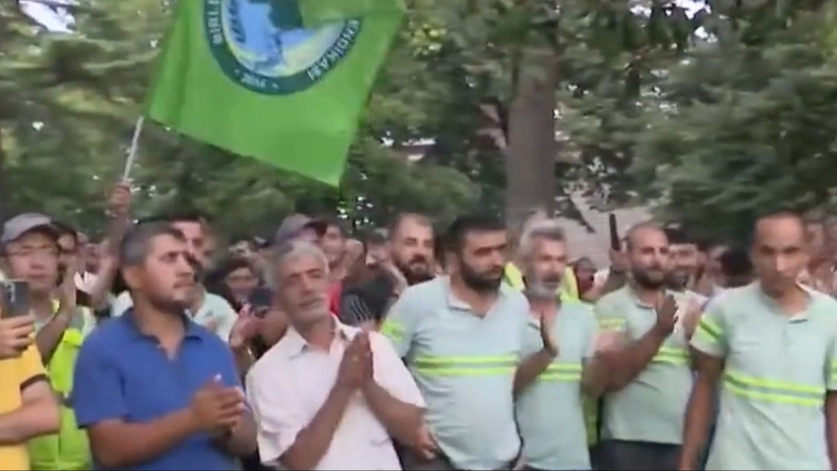 İBB'de iş bırakma eylemi! İşçiler sözünü tutmayan Ekrem İmamoğlu'na isyan etti
