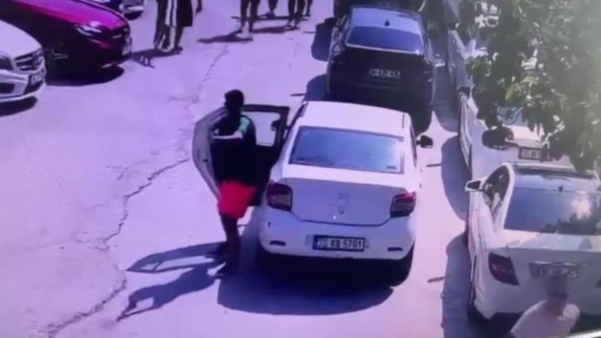 zmir'de elence mekann kurunlayan 2 pheli yakaland