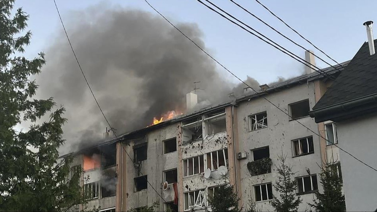 Ukrayna'ya hava saldrs: 3 kii hayatn kaybetti