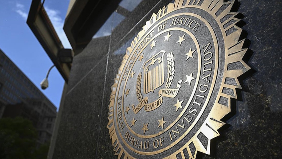 Eski st dzey FBI ajan, Rus oligarka yardm ettiini itiraf etti 