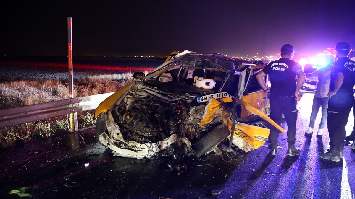 Muş'ta zincirleme trafik kazası! 3 ölü, 8 yaralı