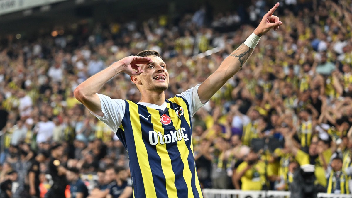 Fenerbahe'nin ''10 numaras'' gz dolduruyor