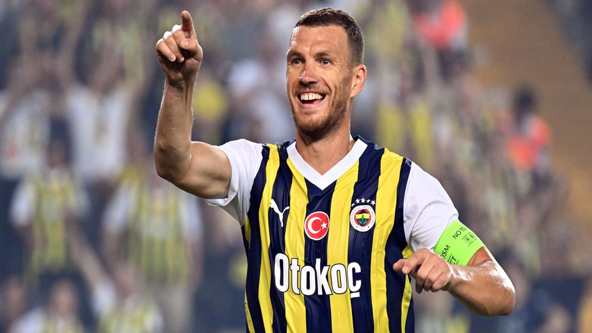 Edin Dzeko ilk 11'e geri dnyor!