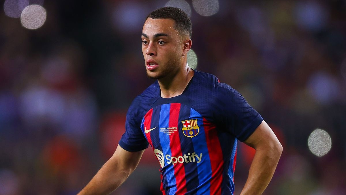 PSV'nin transferdeki hedefi Sergino Dest