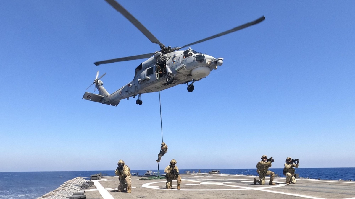 Libya aklarndaki TCG Gemlik gemisinde eitim