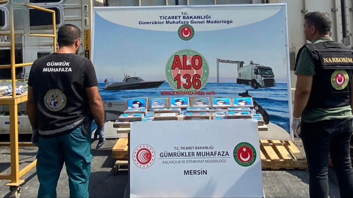 Mersin'de konteynerin gizli blmesinde 59 kilo kokain ele geirildi