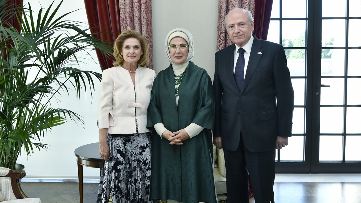 Robo: Emine Erdoan'n almalar Trkiye'deki yabanc bykeli elerine ilham oldu