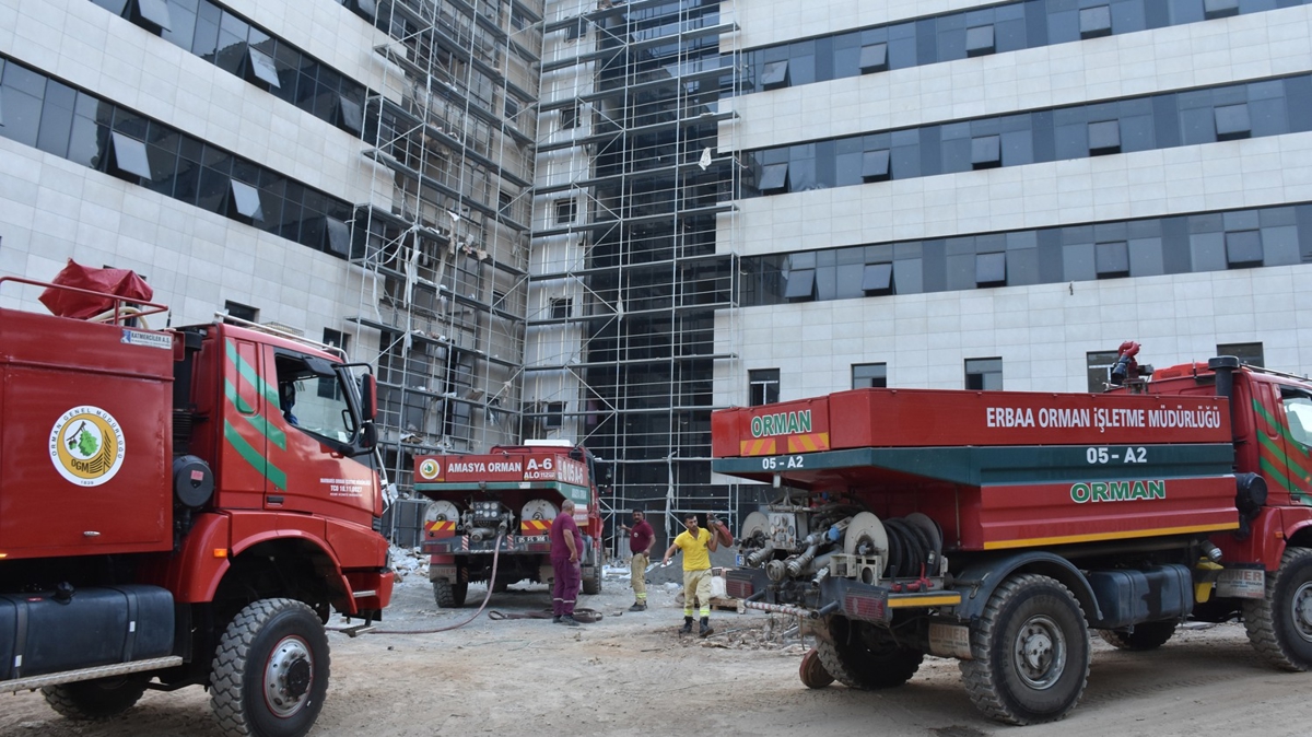 Muğla'da devlet hastanesi inşaatında çıkan yangın söndürüldü 