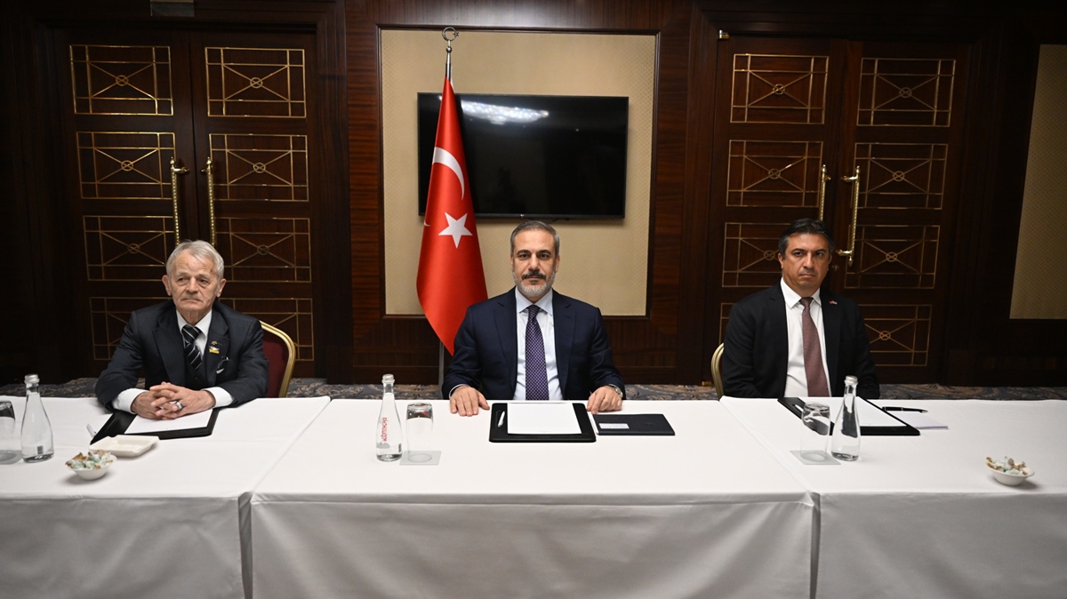 Bakan Fidan, Kiev'de Krm Tatar Trk Toplumu liderleriyle grt 
