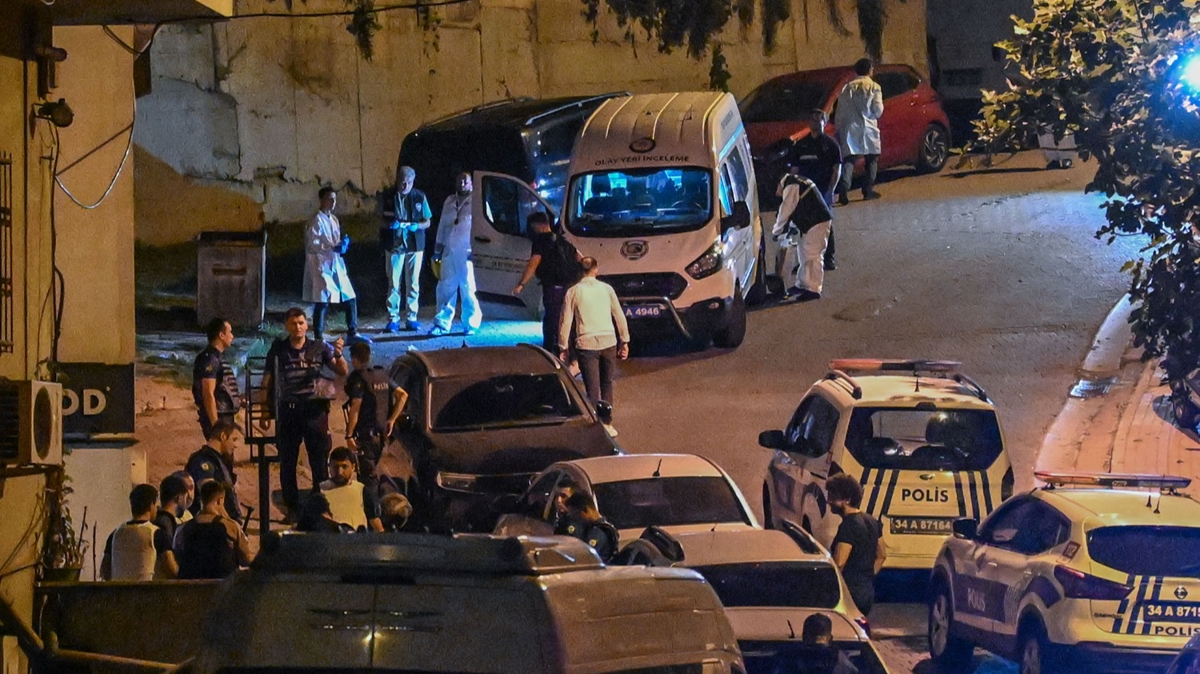 stanbul'da polise silahl saldr: 1 ehit