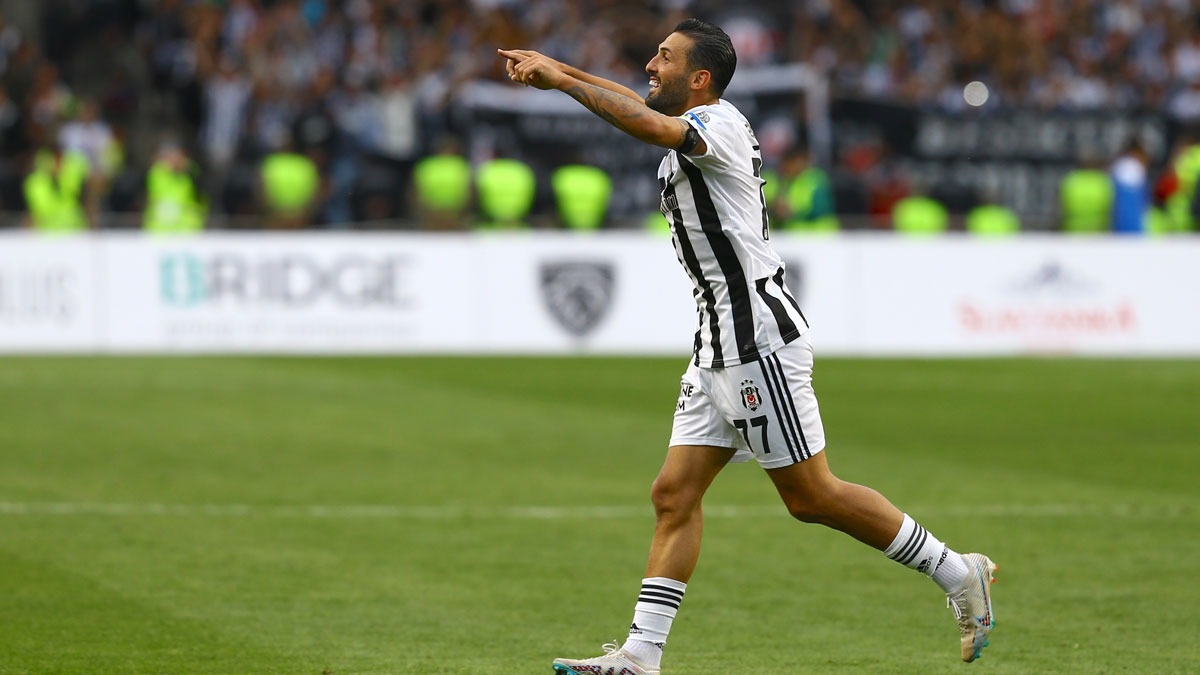 Beikta'ta Masuaku'nun yerine Umut Mera