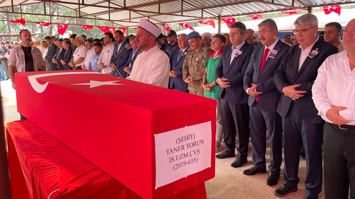 ehit Uzman avu Taner Torun'un naa memleketi Osmaniye'de topraa verildi