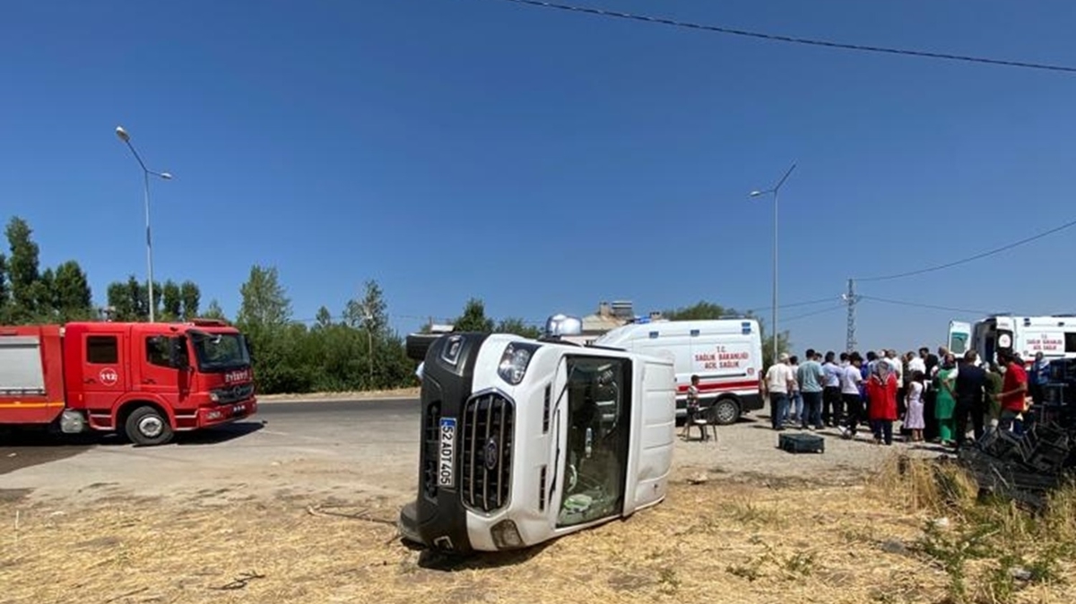 Van'da trafik kazas: 2'si ar 14 yaral