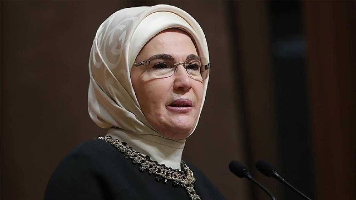 Emine Erdoan, ule Yksel enler'i vefatnn 4. ylnda and