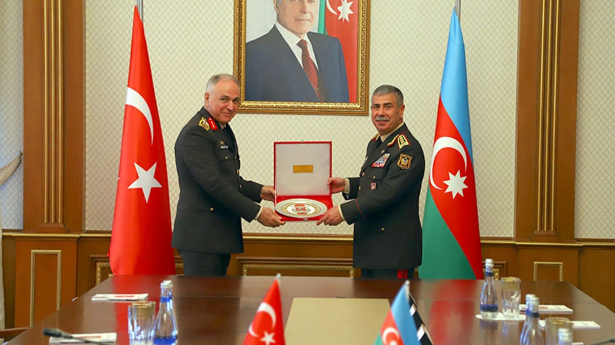 Genelkurmay Başkanı Gürak, Zakir Hasanov'la bir araya geldi