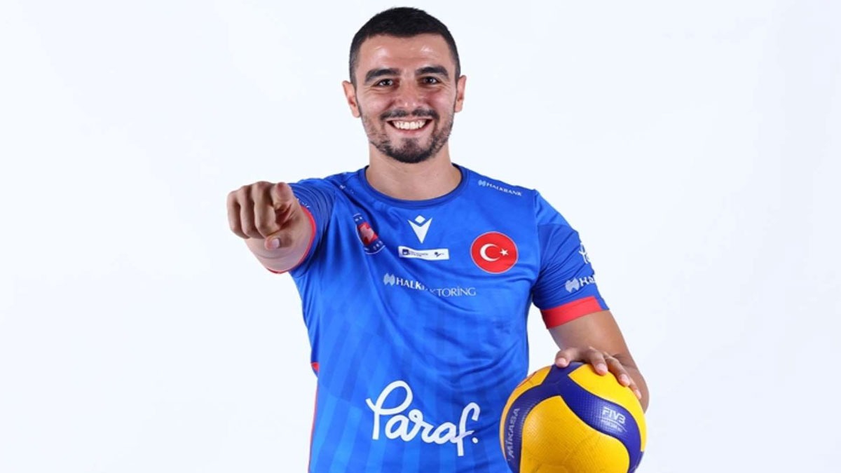 Halkbank Voleybol'un yeni smar zzet nver'in oldu