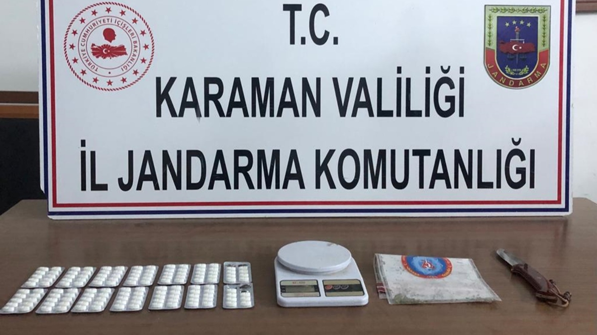 Karaman'da tarlada Hint keneviri yetitiren 2 zanl tutukland