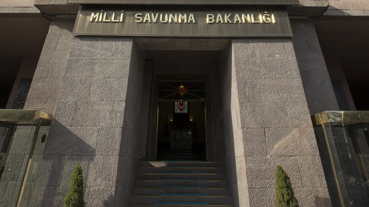 Askeri eitim ua acil ini yapt