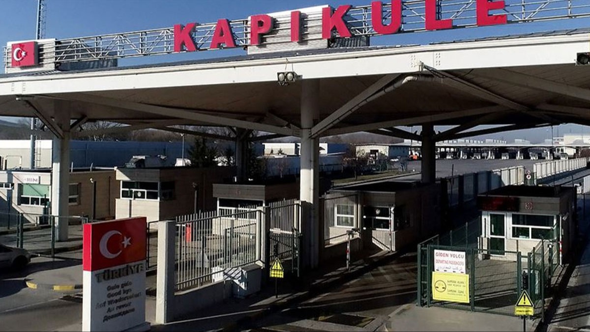 Kapıkule Sınır Kapısında eskisinden daha az bekleyen gurbetçiler memnun