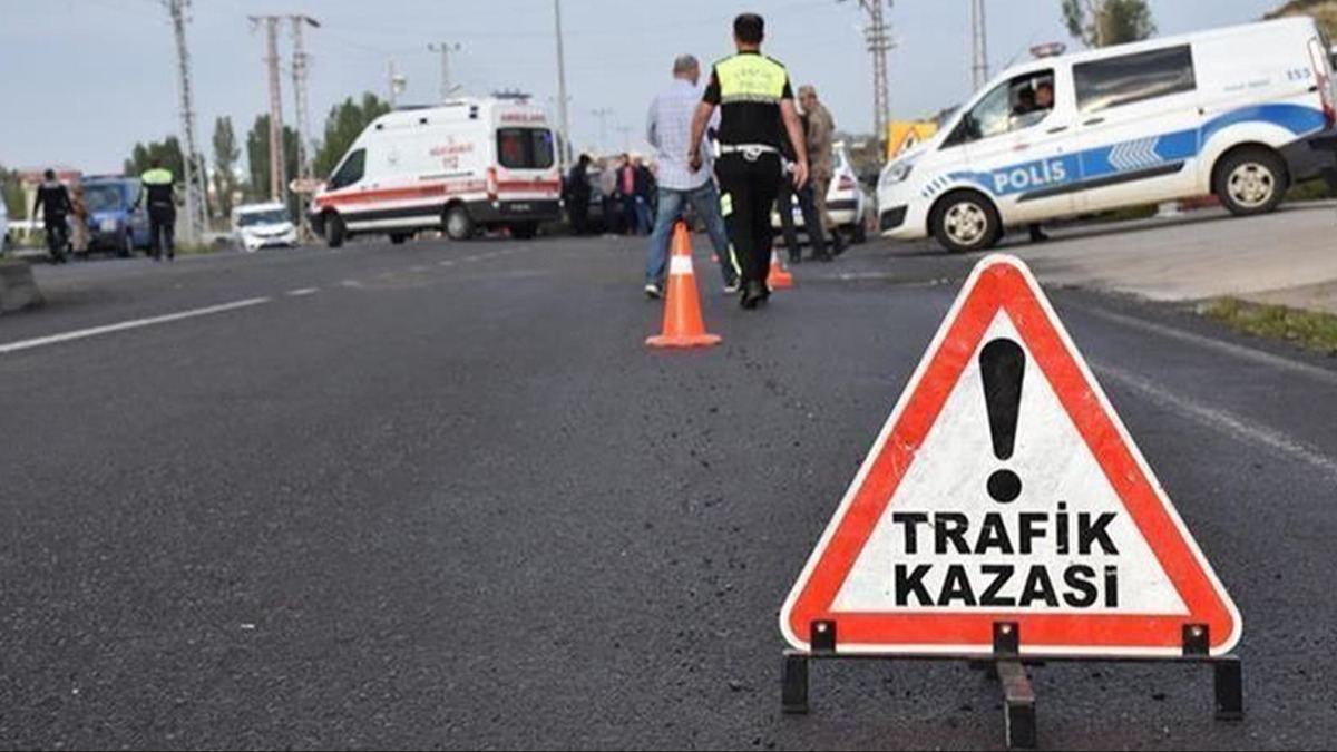 Elaz'da ambulans ile kamyonet arpt! 5 yaral