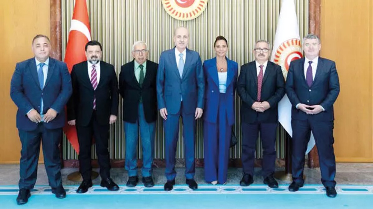 Gazetecilerden 'Yeil Pasaport' talebi