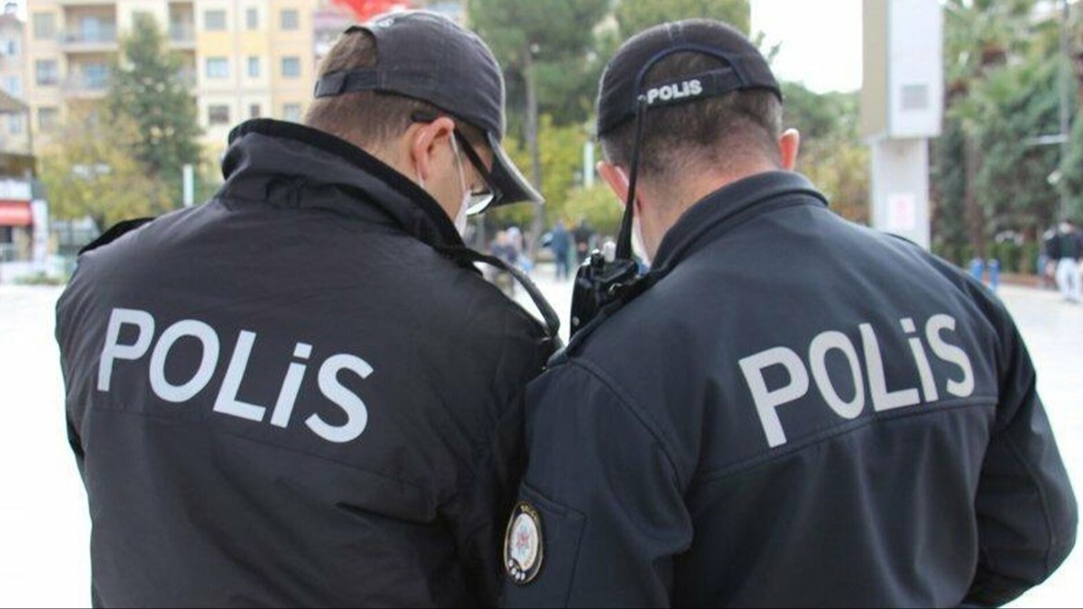 Kocaeli'de uygulamada durdurulan araçtan 3 düzensiz göçmen çıktı