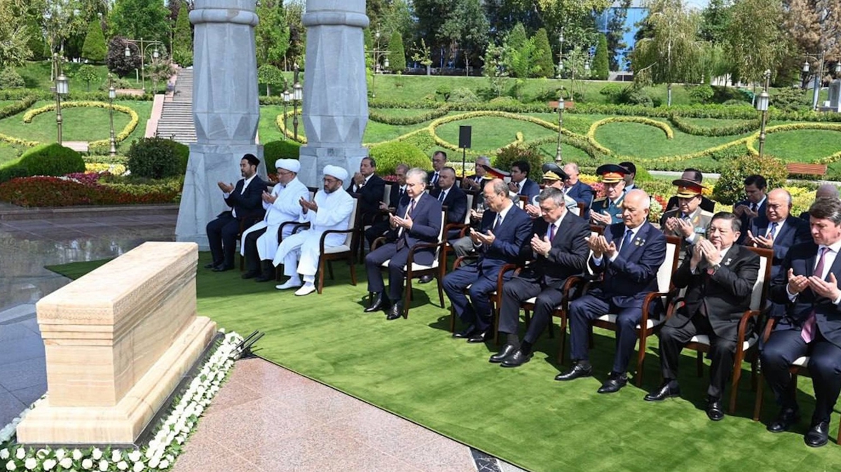 zbekistan'da Sovyet kart ''siyasi bask kurbanlar'' anld 