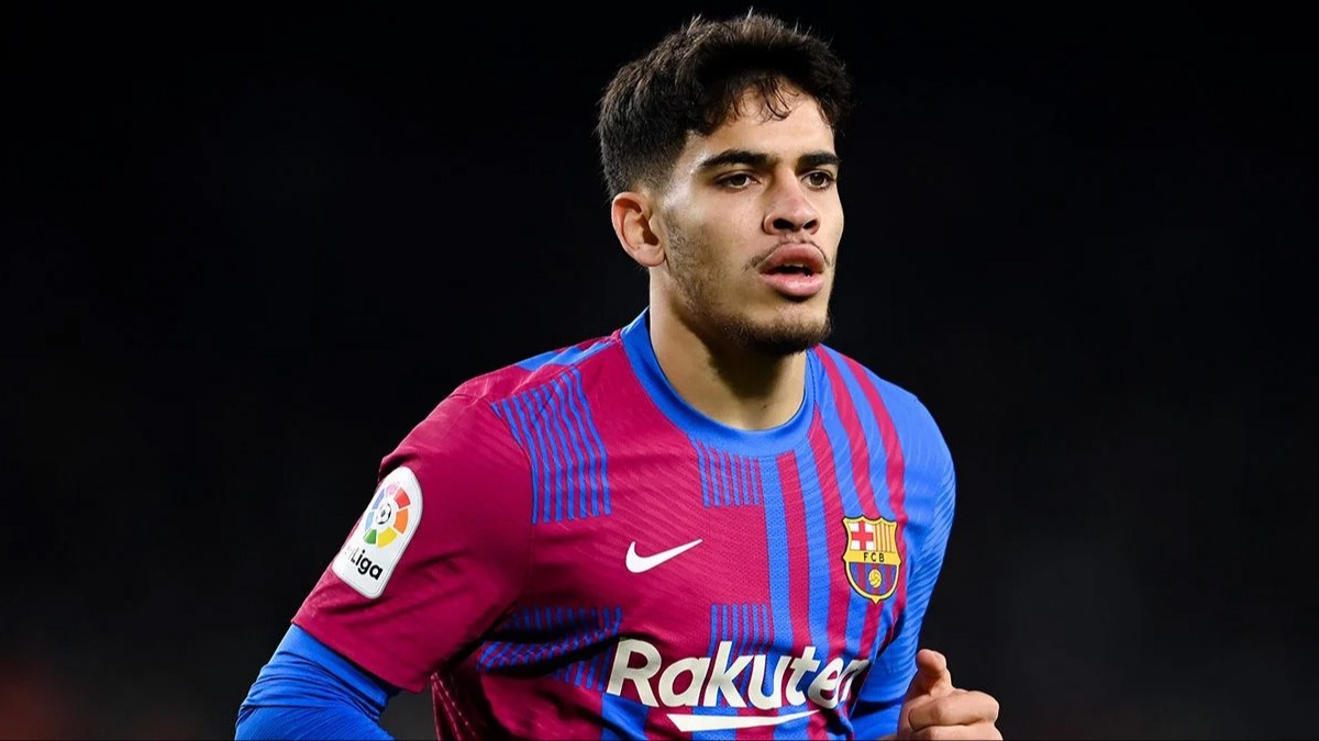 Barcelona'da bir ayrılık daha