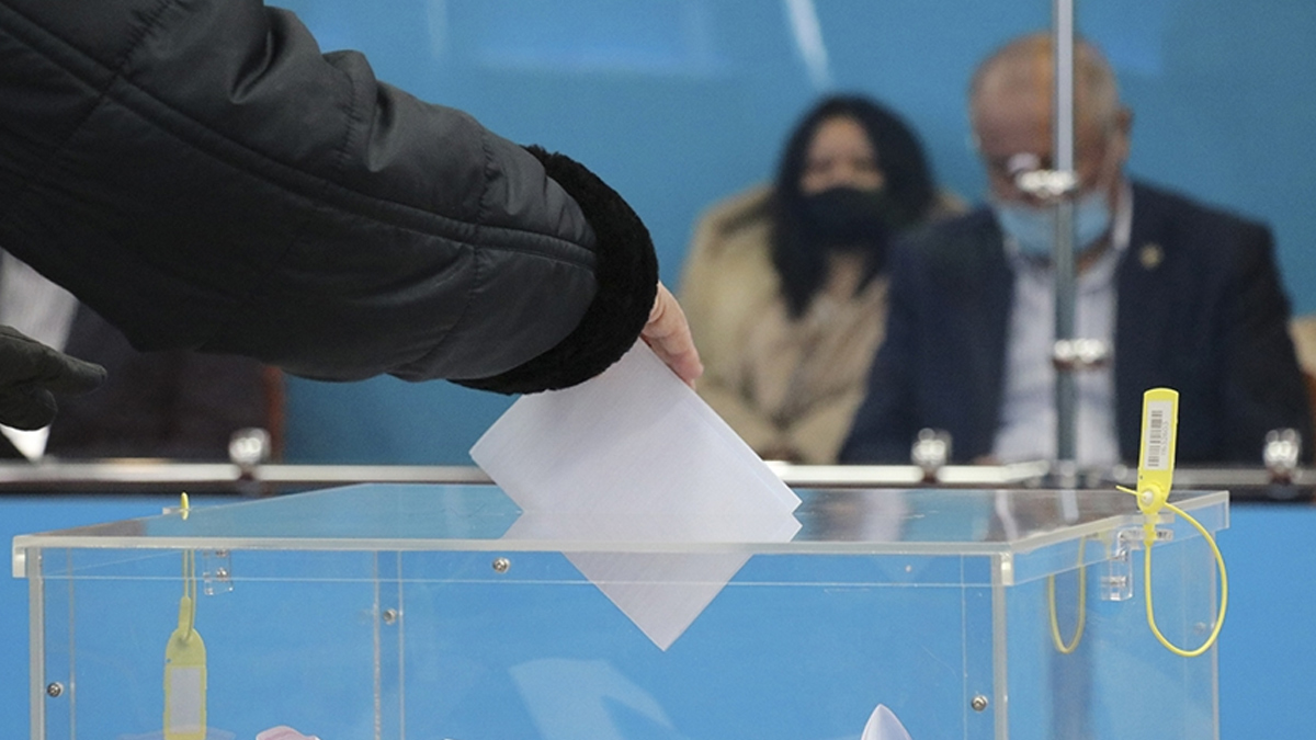 Kazakistan referanduma gidiyor