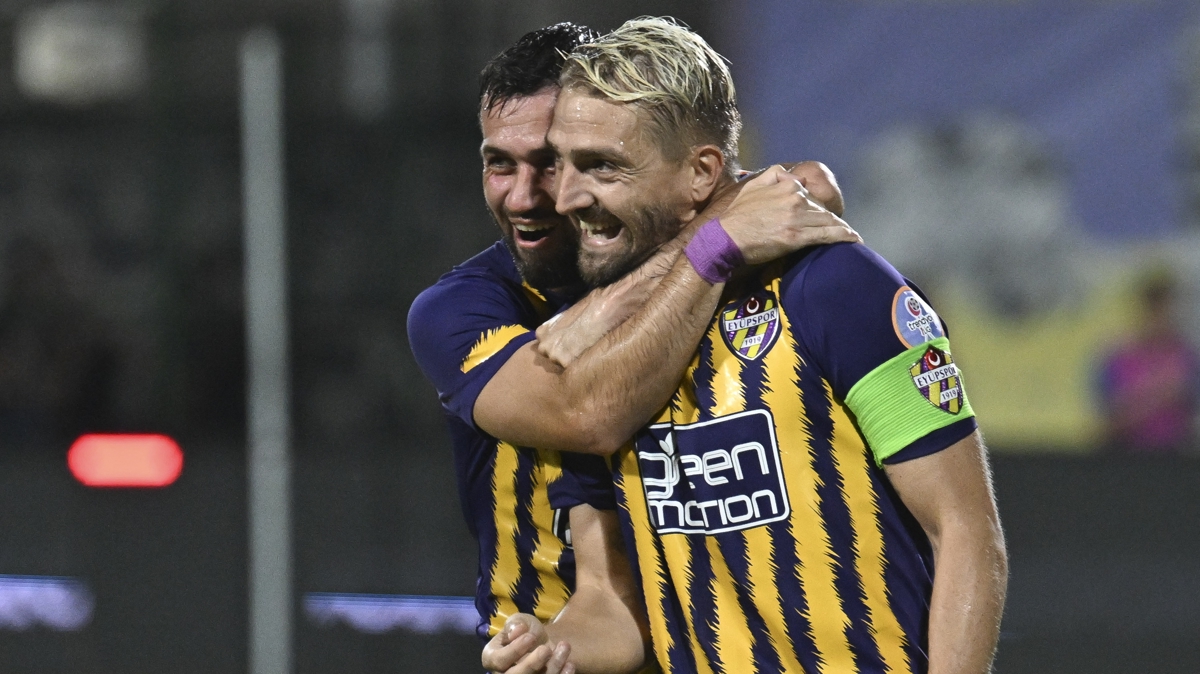 Performans ile parmak srtt! Caner Erkin kllerinden yeniden dodu