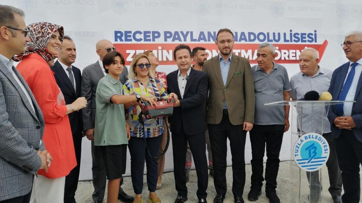 Tuzla'da 24 sınıflı Recep Paylan Anadolu Lisesi'nin zemin beton atma töreni düzenlendi
