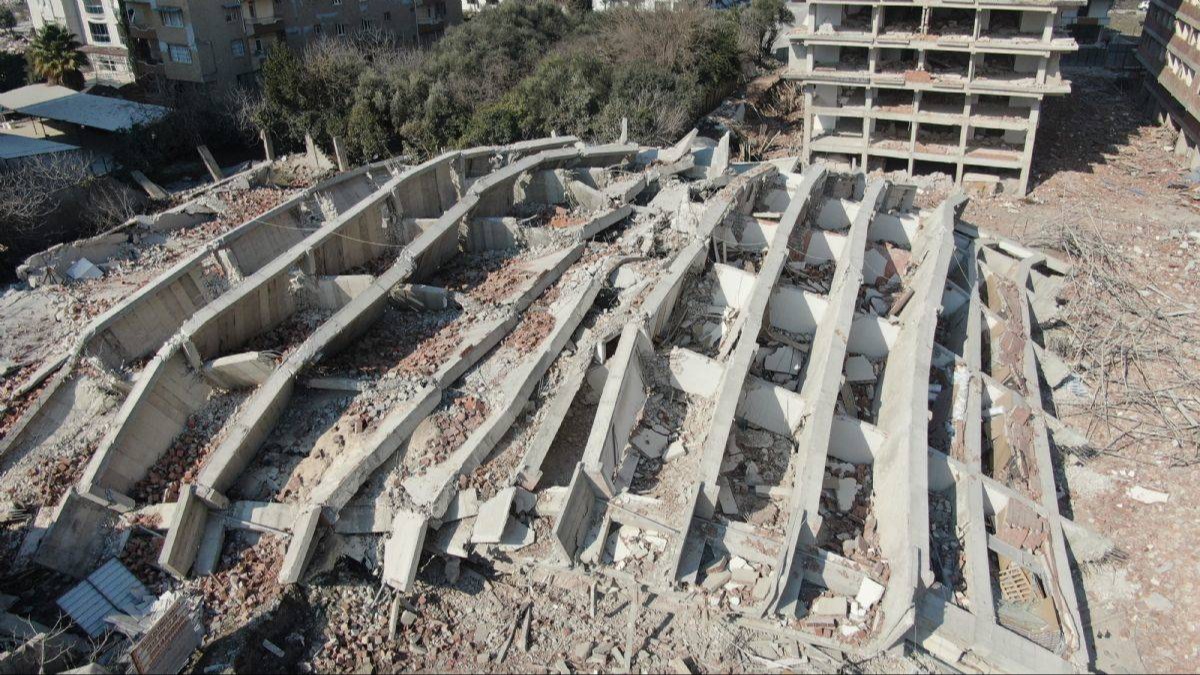Antis Yapı Rönesans Rezidans'ta kayıp 52 kişinin aileleri umutlu bir haber bekliyor