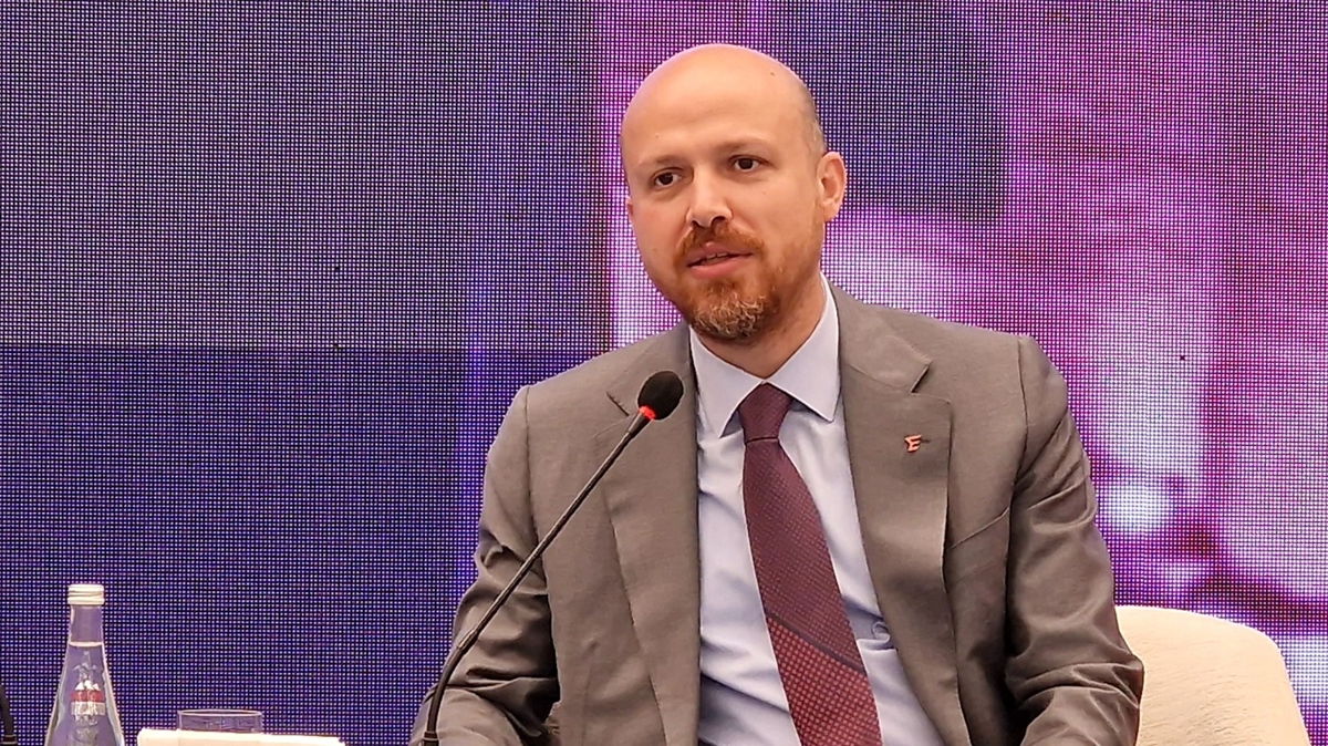 Dnya Etnospor Konfederasyonu Bakan Bilal Erdoan, zbek genlerle bir araya geldi