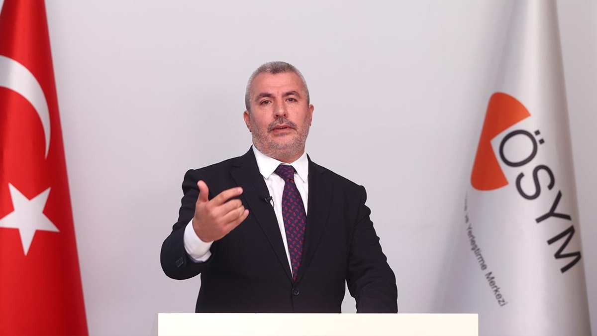 ÖSYM Başkanı Ersoy: Nihai hedefimiz bilgisayar tabanlı sınava geçmek