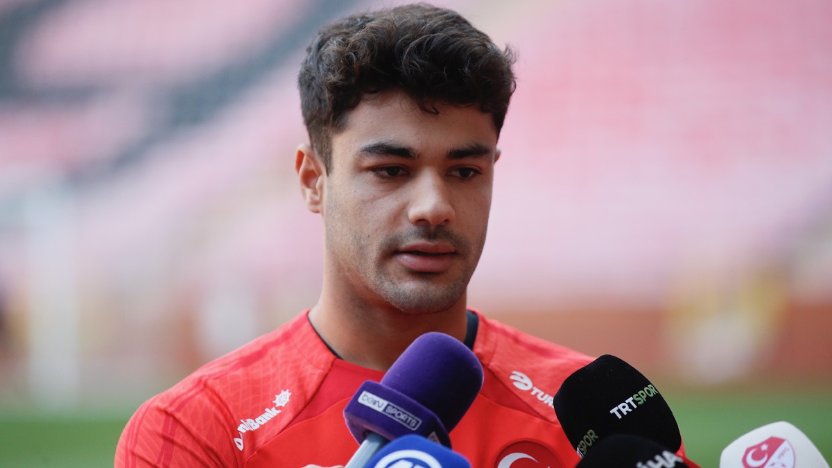 Ozan Kabak'tan Kuntz'a eletiri! ''Formay hak etmitim''