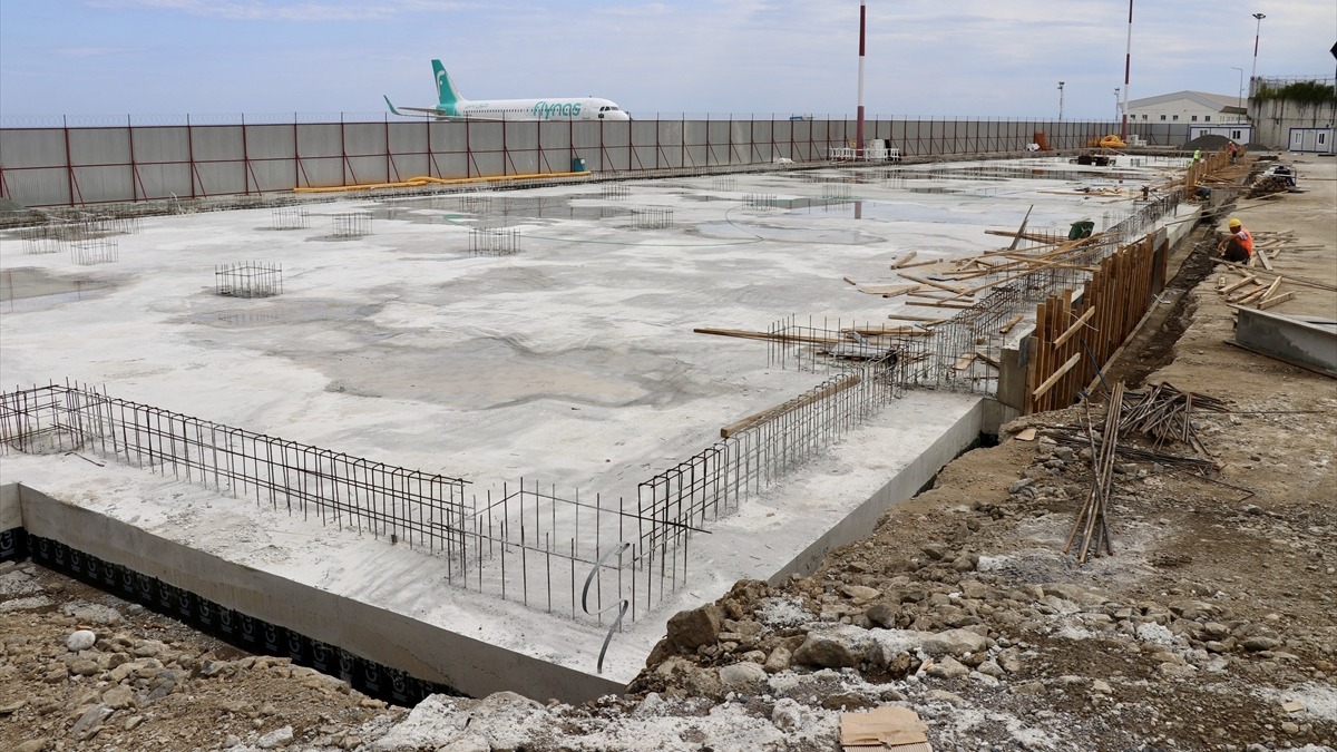 Trabzon Havaliman'nda almalar sryor: 3 bin 240 metre uzunluunda yeni pist yaplacak