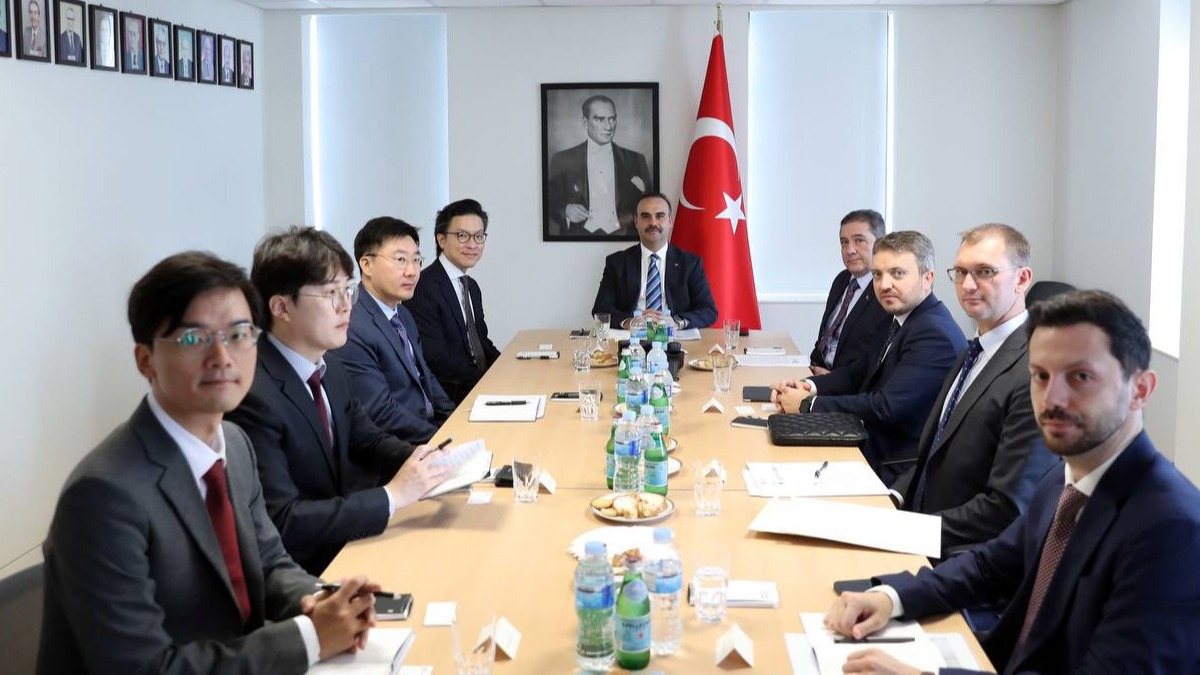 Bakan Kacr, Hyundai, LG ve Samsung'un yneticileriyle grt