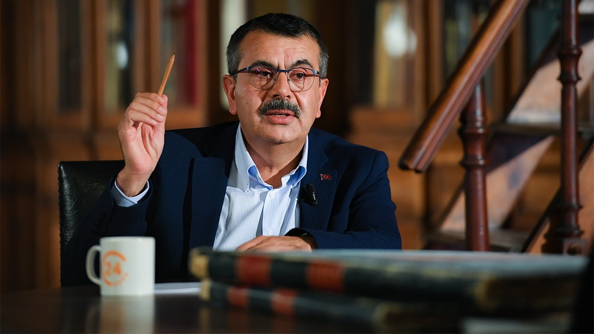 Bakan Tekin: Biz, bu gruplarla srekli bir sava ierisindeydik