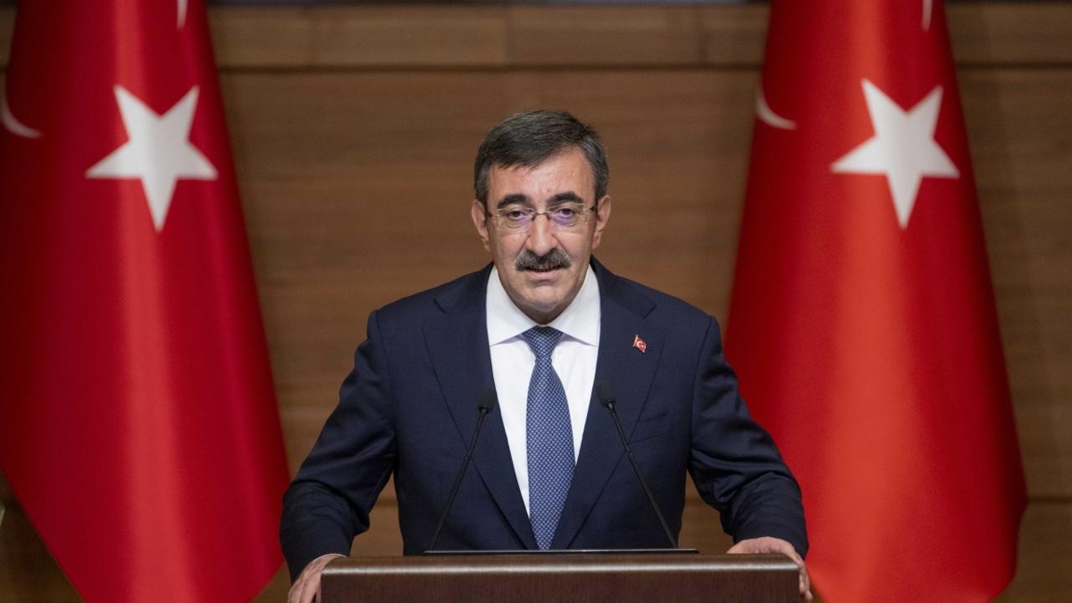 Cumhurbakan Yardmcs Ylmaz duyurdu! Yurt dnda okuyan rencilerin burs miktarlar artrld