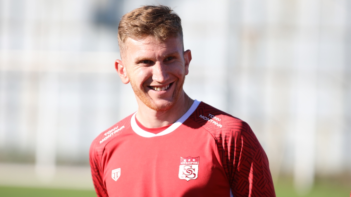 Sivasspor'un yeni transferi Burak Kapacak ilk idmanna kt