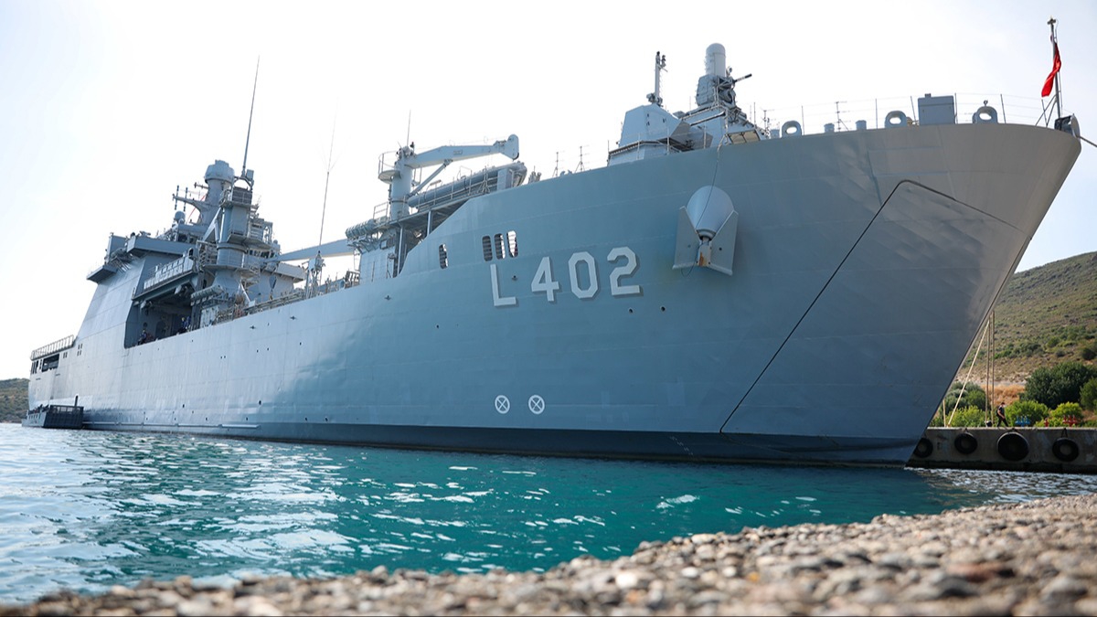 TCG Sancaktar ve TCG Bayraktar Libya'ya ulat