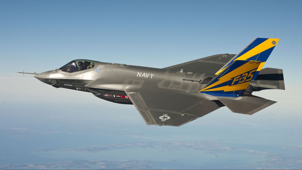 ABD'nin bulunmas iin halktan yardm istedii F-35'in enkazna ulald