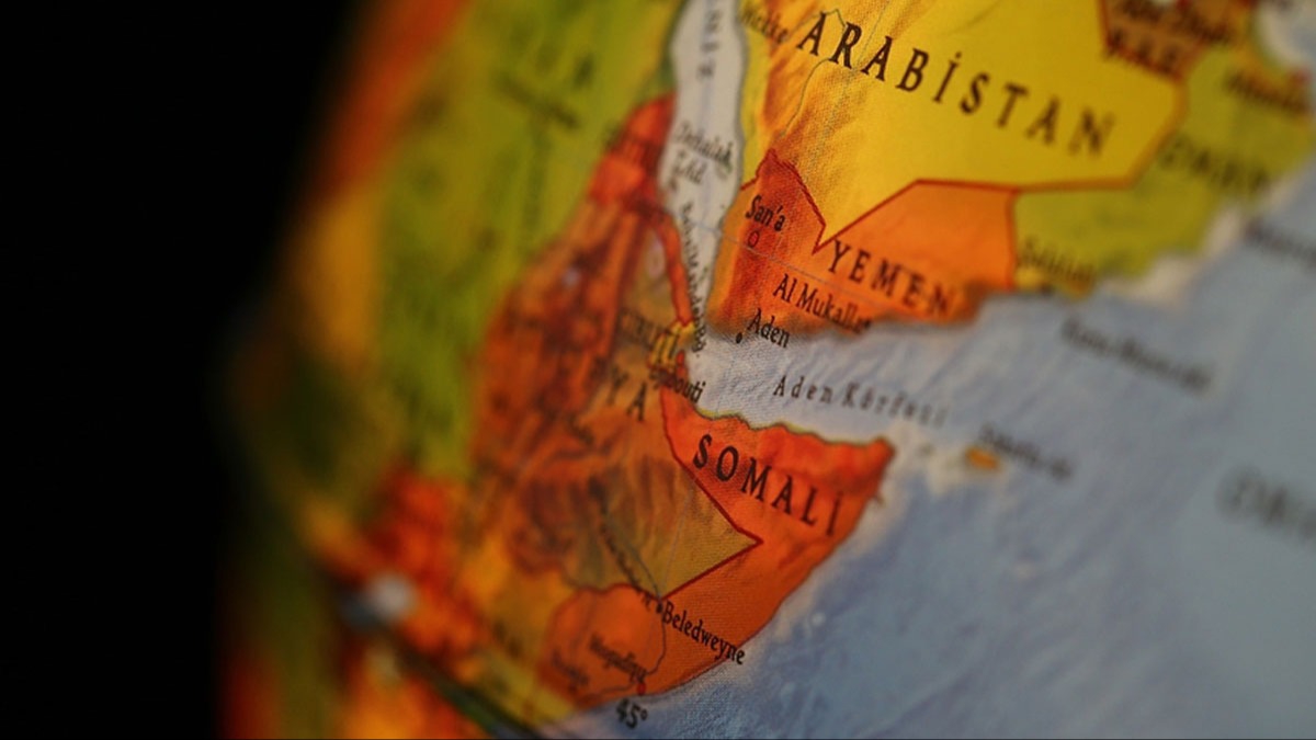 Somali snrna Kenya'ya ait helikopter dt: 8 asker ld