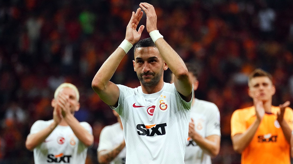 Hakim Ziyech ilk 11'e