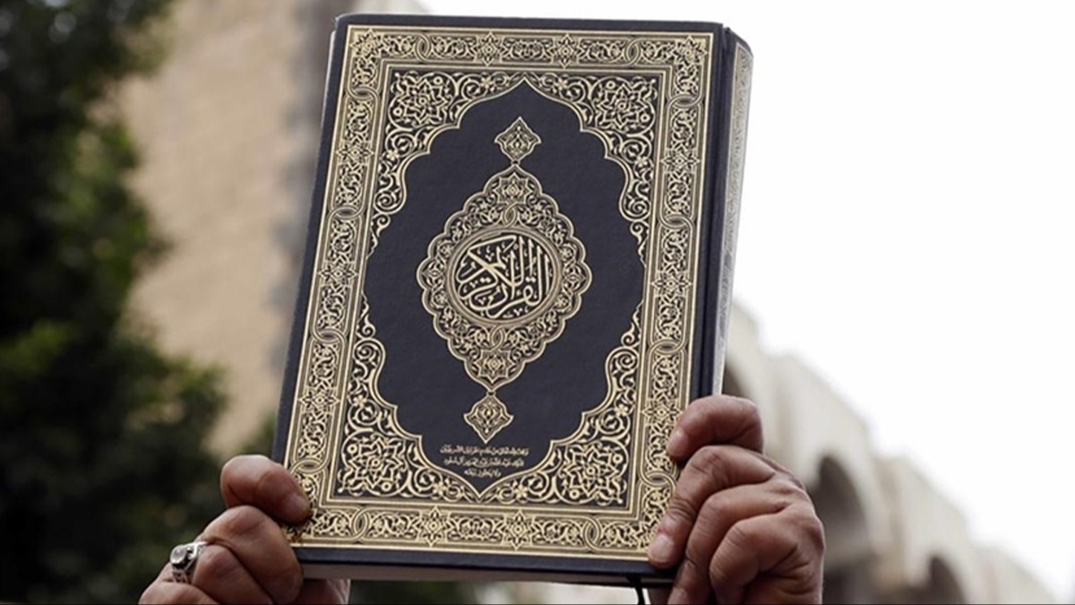 Diyanet'ten Kur'an' Kerim basksyla ilgili iddialara yalanlama: Altn rengine iaret edilmektedir