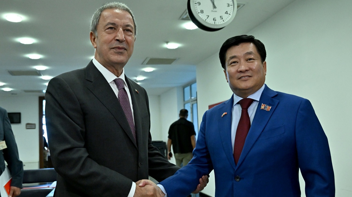Hulusi Akar, Moğolistan Ulusal Meclisi heyeti ile görüştü