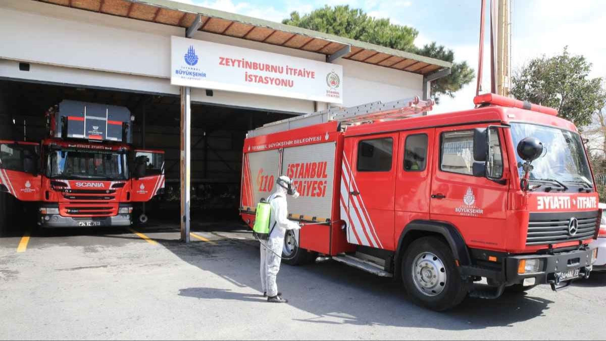Zeytinburnu'nda 5 katlı binada yangın çıktı