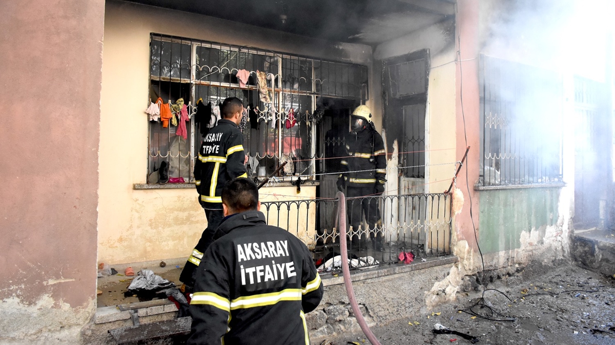 Aksaray'da ev yangn: 1 ocuk ld