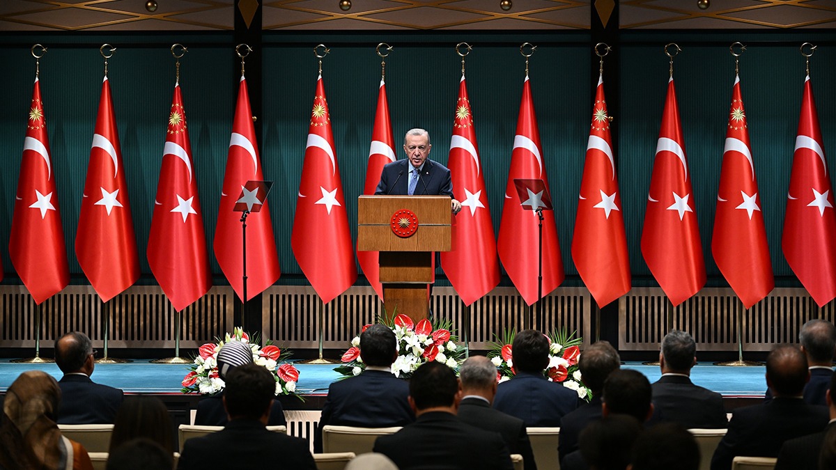 Ankara'da kritik zirve! Genlere TV'siz cep telefonu ve elektronik eyada vergi muafiyeti mjdesini Bakan Erdoan verecek