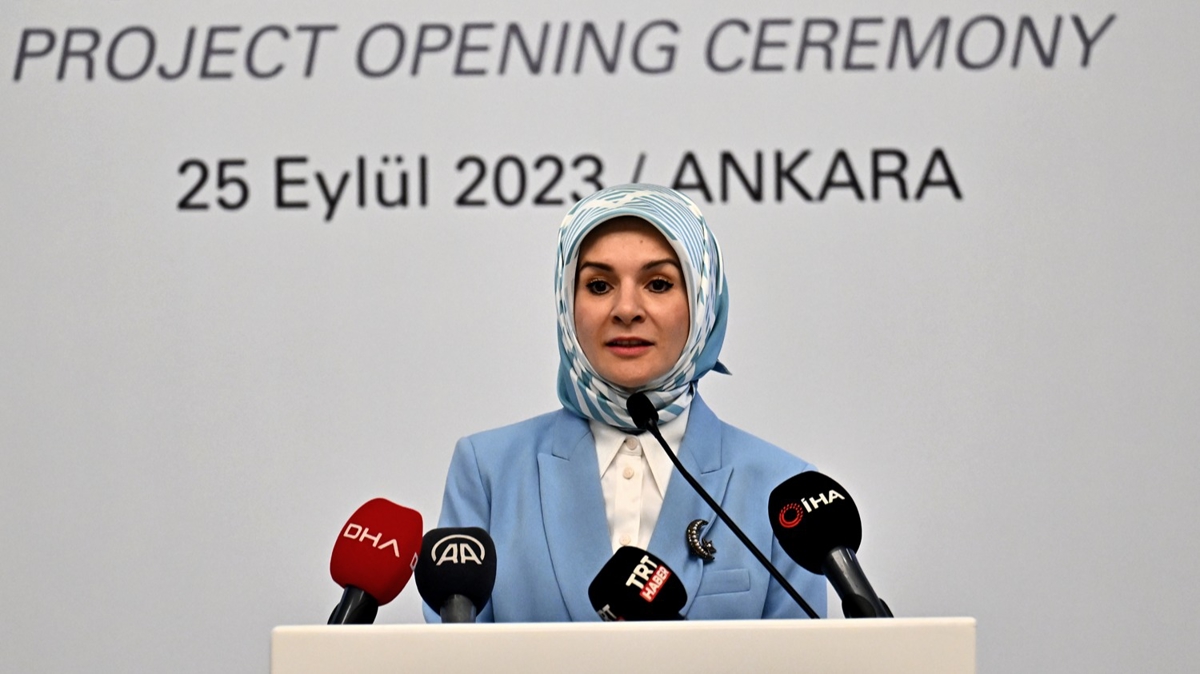 Bakan Gkta: Depremlerden sonra 'koruyucu aile' bavurusu 328 bini at
